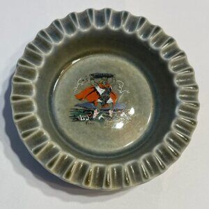 Vintage ashtray Wade Irish Porcelain Folklore character Finn MacCoul by Wde Co